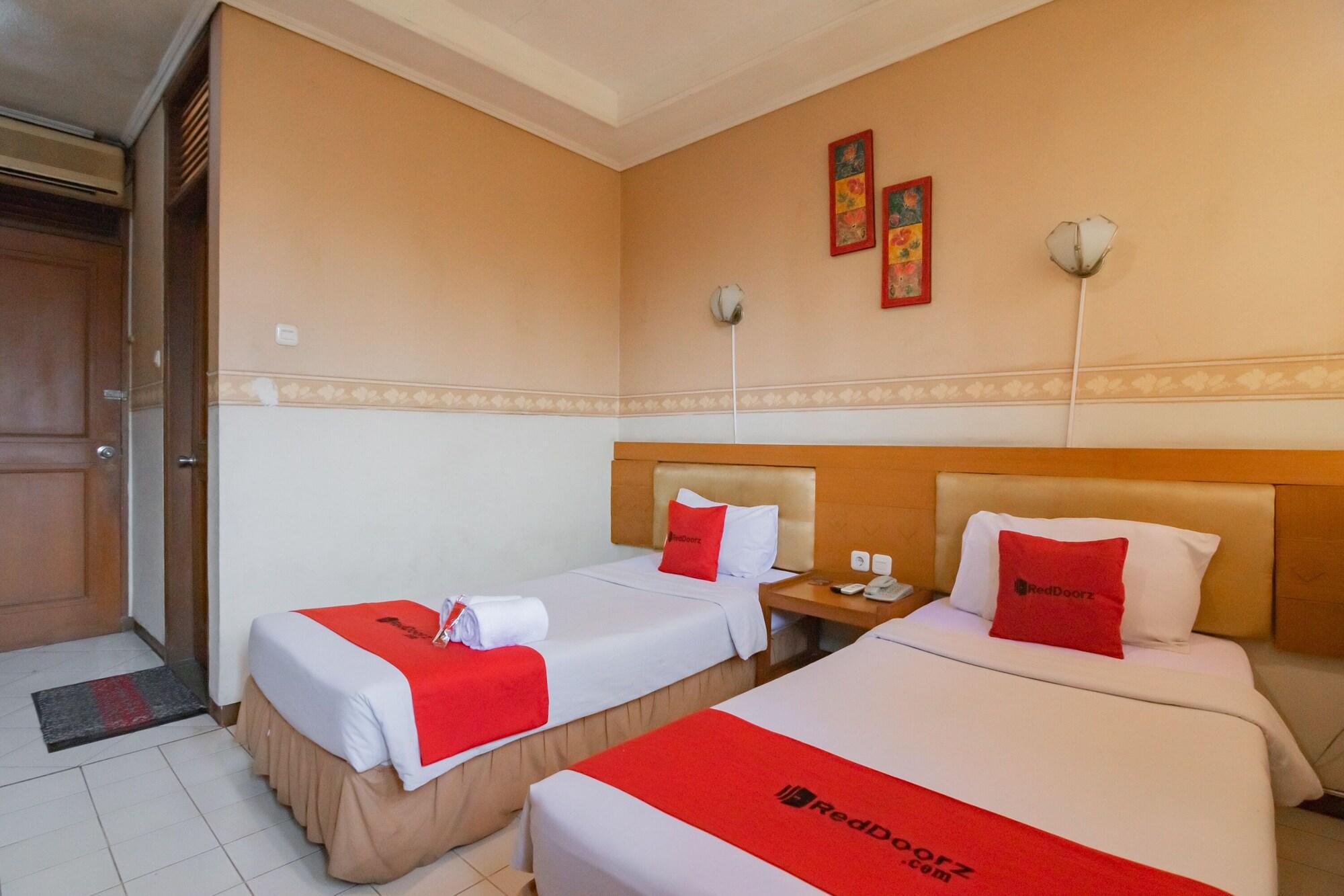 Reddoorz Plus @ Sukamulya Pasteur 2 Bandung Esterno foto